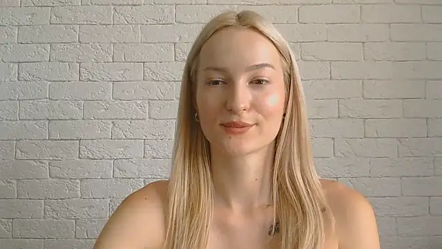 Snapshot of Alice_Sweet_01 chatting on 07/29/26, 12:47 Alice Sweet 01 online show from 07/29/26, 12:47