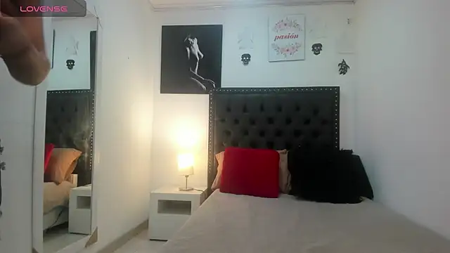 Snapshot of ScarlettVell chatting on 10/30/25, 07:36 ScarlettVell online show from 10/30/25, 07:36