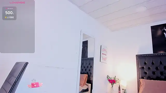 Snapshot of ScarlettVell chatting on 11/22/25, 06:23 ScarlettVell online show from 11/22/25, 06:23