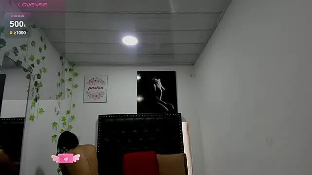 Snapshot of ScarlettVell chatting on 11/30/25, 07:51 ScarlettVell online show from 11/30/25, 07:51