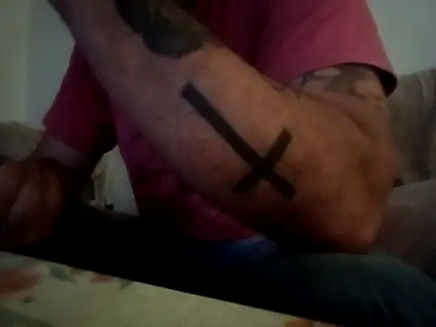 Snapshot of Feistysausage chatting on 10/24/25, 11:23 Feistysausage online show from 10/24/25, 11:23