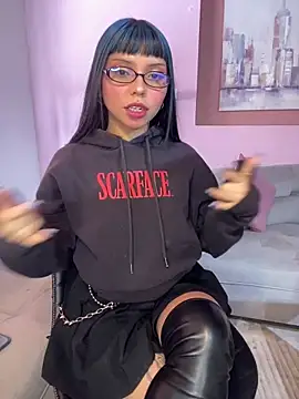 ZoeRaven Pink online show from 10/10/25, 03:55