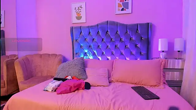 bravepetunia online show from 09/18/25, 12:18