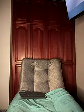 KaditaNavarro online show from 11/01/25, 01:18