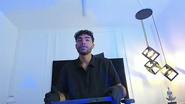 Snapshot of RaphaelDufort chatting on 10/19/25, 06:52 RaphaelDufort online show from 10/19/25, 06:52