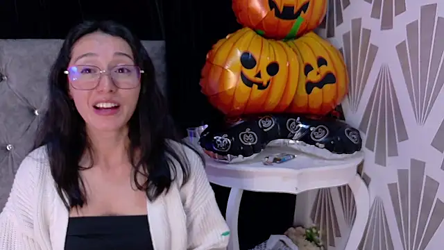 Ginevra esposito online show from 10/31/25, 01:06