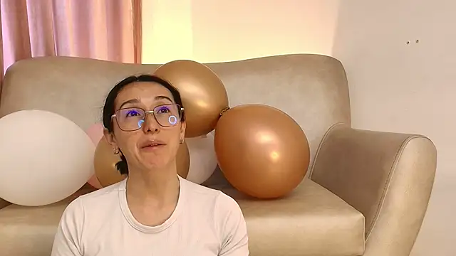 Ginevra esposito online show from 04/30/26, 12:44