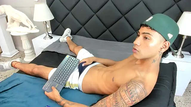 Snapshot of Denis_Carpenter chatting on 11/26/25, 07:48 Denis Carpenter online show from 11/26/25, 07:48