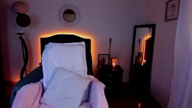 Snapshot of _lia_baby chatting on 12/02/25, 02:23 lia baby online show from 12/02/25, 02:23