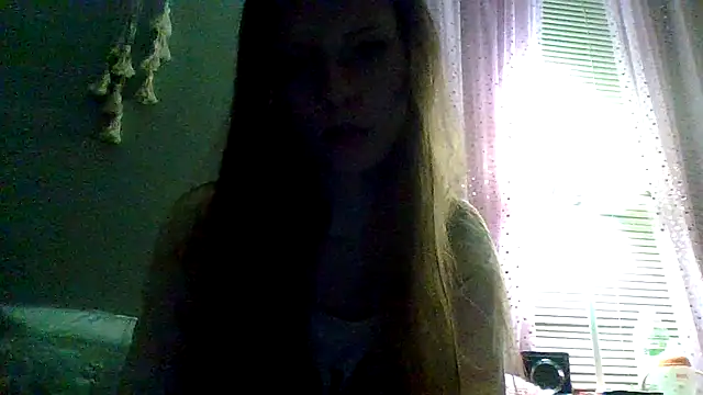 Snapshot of sarah2007 chatting on 12/16/25, 12:59 sarah2007 online show from 12/16/25, 12:59