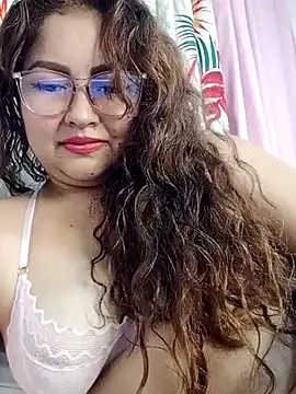Snapshot of Ssoy_Luciana chatting on 09/10/25, 05:18 Ssoy Luciana online show from 09/10/25, 05:18