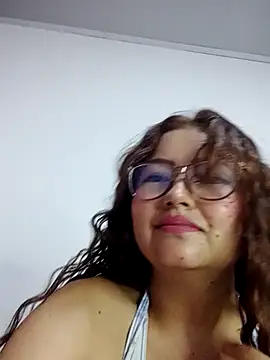 Snapshot of Ssoy_Luciana chatting on 09/11/25, 02:55 Ssoy Luciana online show from 09/11/25, 02:55