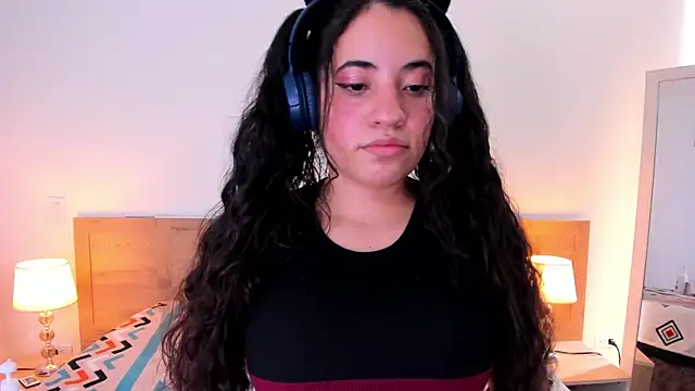 Nicol Chang online show from 10/30/25, 07:58