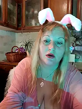 Snapshot of XHelenaX90 chatting on 04/03/26, 06:28 XHelenaX90 online show from 04/03/26, 06:28