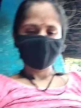 Hot-ilaiy online show from 10/06/25, 11:51