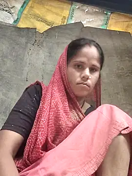 Hot-ilaiy online show from 10/12/25, 01:37