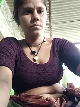 Hot-ilaiy online show from 10/25/25, 07:49