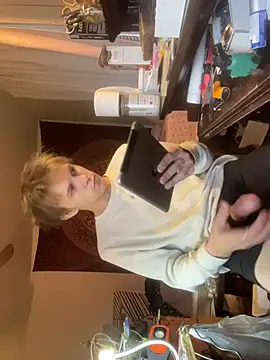 Snapshot of XanderOzzz chatting on 11/19/25, 09:15 XanderOzzz online show from 11/19/25, 09:15