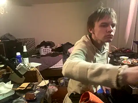 Snapshot of XanderOzzz chatting on 12/15/25, 10:52 XanderOzzz online show from 12/15/25, 10:52