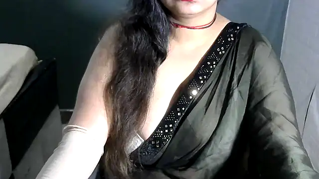 Snapshot of sexy_indianboobs chatting on 12/15/24, 07:31 sexy indianboobs online show from 12/15/24, 07:31