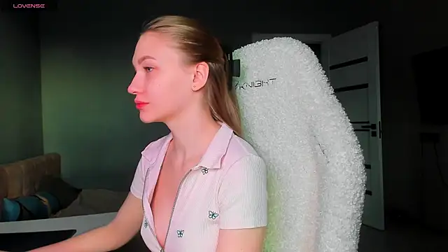 Ammi bliss online show from 11/18/25, 03:23