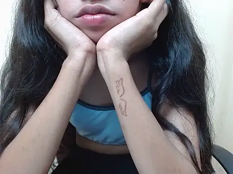Snapshot of smallcuute chatting on 09/17/25, 10:33 smallcuute online show from 09/17/25, 10:33