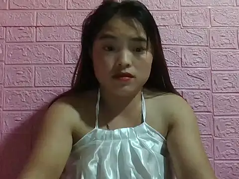 Snapshot of Loc_al chatting on 10/10/25, 01:43 Loc al online show from 10/10/25, 01:43