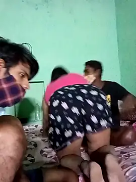 LoveOnStream online show from 10/25/25, 01:18