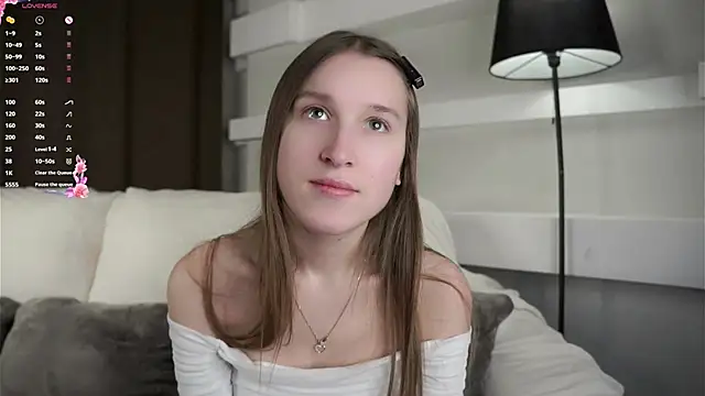 Snapshot of NanaMertins chatting on 12/16/25, 01:10 NanaMertins online show from 12/16/25, 01:10