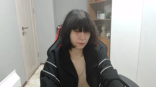 Snapshot of TinaQuiin chatting on 10/20/25, 08:04 TinaQuiin online show from 10/20/25, 08:04