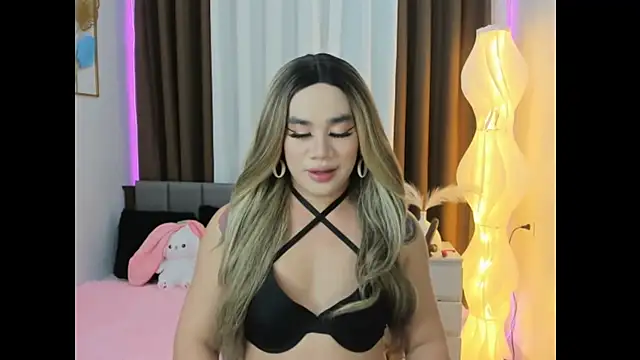 Malia Nicole online show from 10/16/25, 04:30