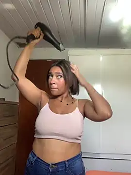 Snapshot of Crisschiavo chatting on 09/19/25, 01:01 Crisschiavo online show from 09/19/25, 01:01