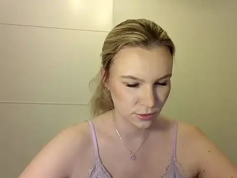 SadieBrilliance online show from 10/14/25, 06:09