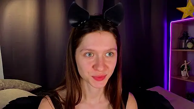 MinaMancilla online show from 09/10/25, 04:18