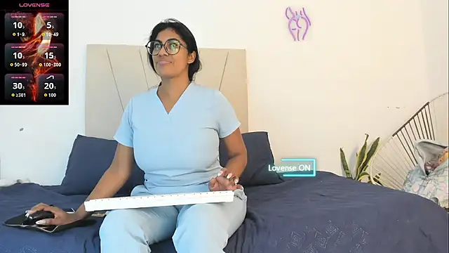  Miaa khalifa  online show from 09/22/25, 11:56