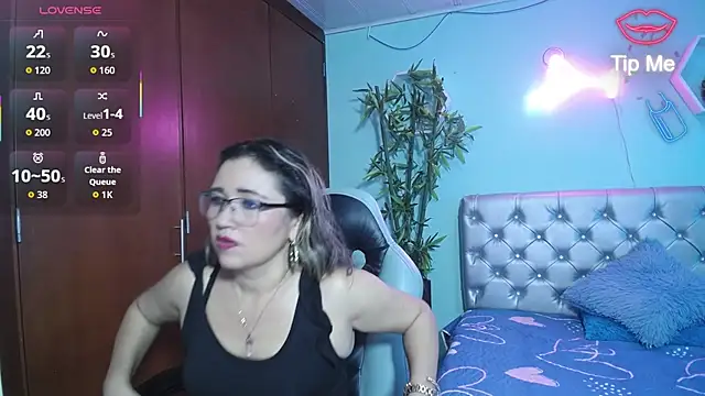 noelia milf19 online show from 06/11/26, 01:05