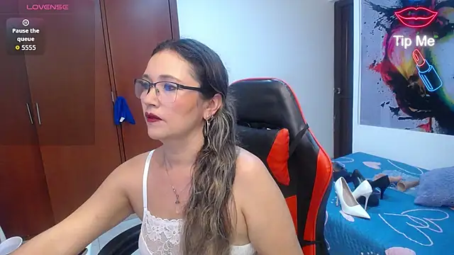 noelia milf19 online show from 07/18/26, 11:30