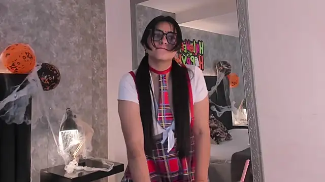 crystaldarliing online show from 10/31/25, 03:35