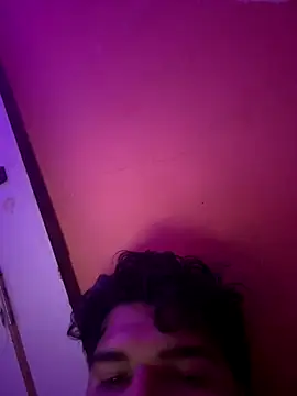 Snapshot of saumon3022 chatting on 09/20/25, 04:02 saumon3022 online show from 09/20/25, 04:02