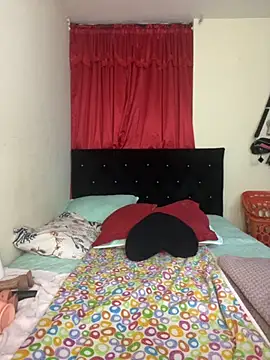 Snapshot of Vamanda05 chatting on 09/19/25, 05:24 Vamanda05 online show from 09/19/25, 05:24