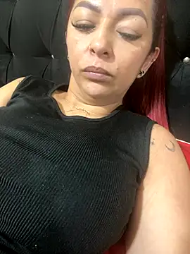 Snapshot of Vamanda05 chatting on 10/15/25, 11:27 Vamanda05 online show from 10/15/25, 11:27