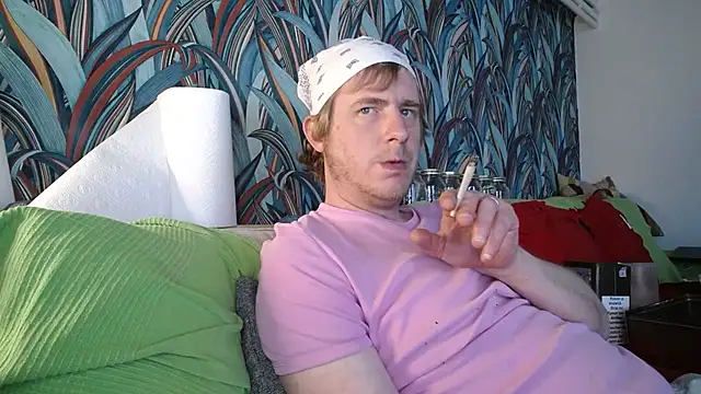 Snapshot of gaydavid chatting on 04/27/26, 12:30 gaydavid online show from 04/27/26, 12:30