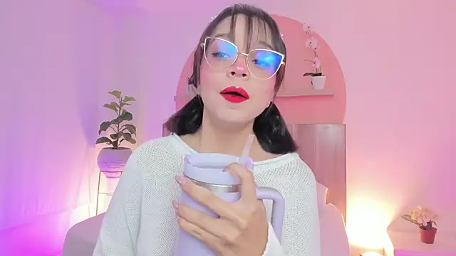 Clara Luu online show from 05/01/26, 02:27