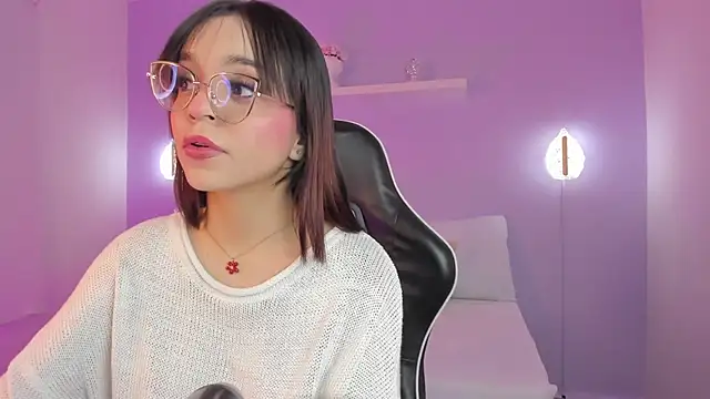 Clara Luu online show from 06/13/26, 07:56
