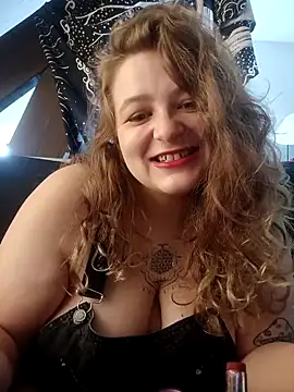 LilouCuriosity online show from 10/22/25, 11:21