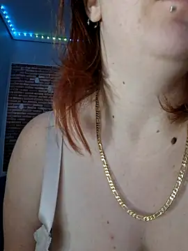 Snapshot of queenpeaches121 chatting on 11/03/25, 11:48 queenpeaches121 online show from 11/03/25, 11:48