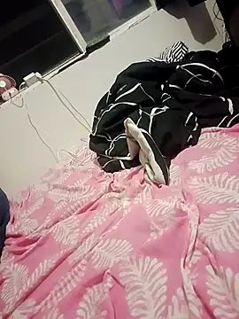 Snapshot of AtraCTiVoSiNguLaR chatting on 09/22/25, 08:05 AtraCTiVoSiNguLaR online show from 09/22/25, 08:05