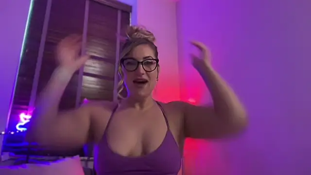 MistresssX online show from 06/04/26, 10:54