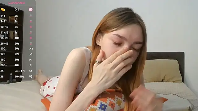 Snapshot of RedheadMisty chatting on 11/04/25, 10:25 RedheadMisty online show from 11/04/25, 10:25