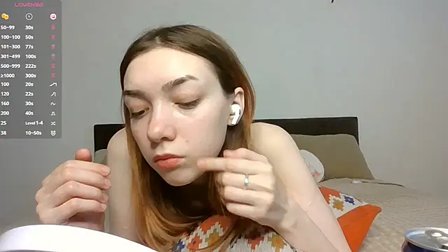 Snapshot of RedheadMisty chatting on 11/09/25, 10:35 RedheadMisty online show from 11/09/25, 10:35